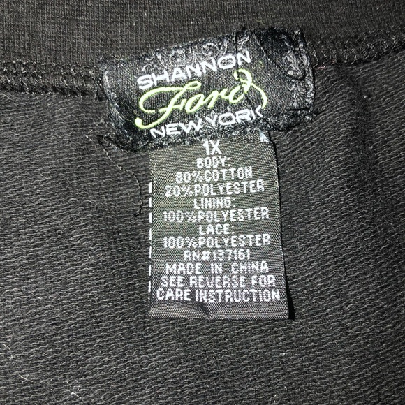 Black long sleeve with lace - Picture 3 of 4